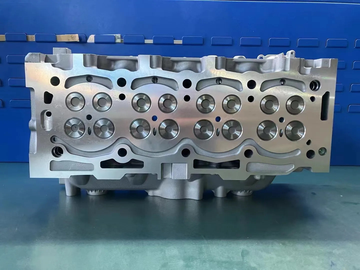 Inline Four-cylinder Turbocharged Car diesel Engine Cylinder Head Assembly AHH/DW10 1.9D for Citroen Jumpy III Bus