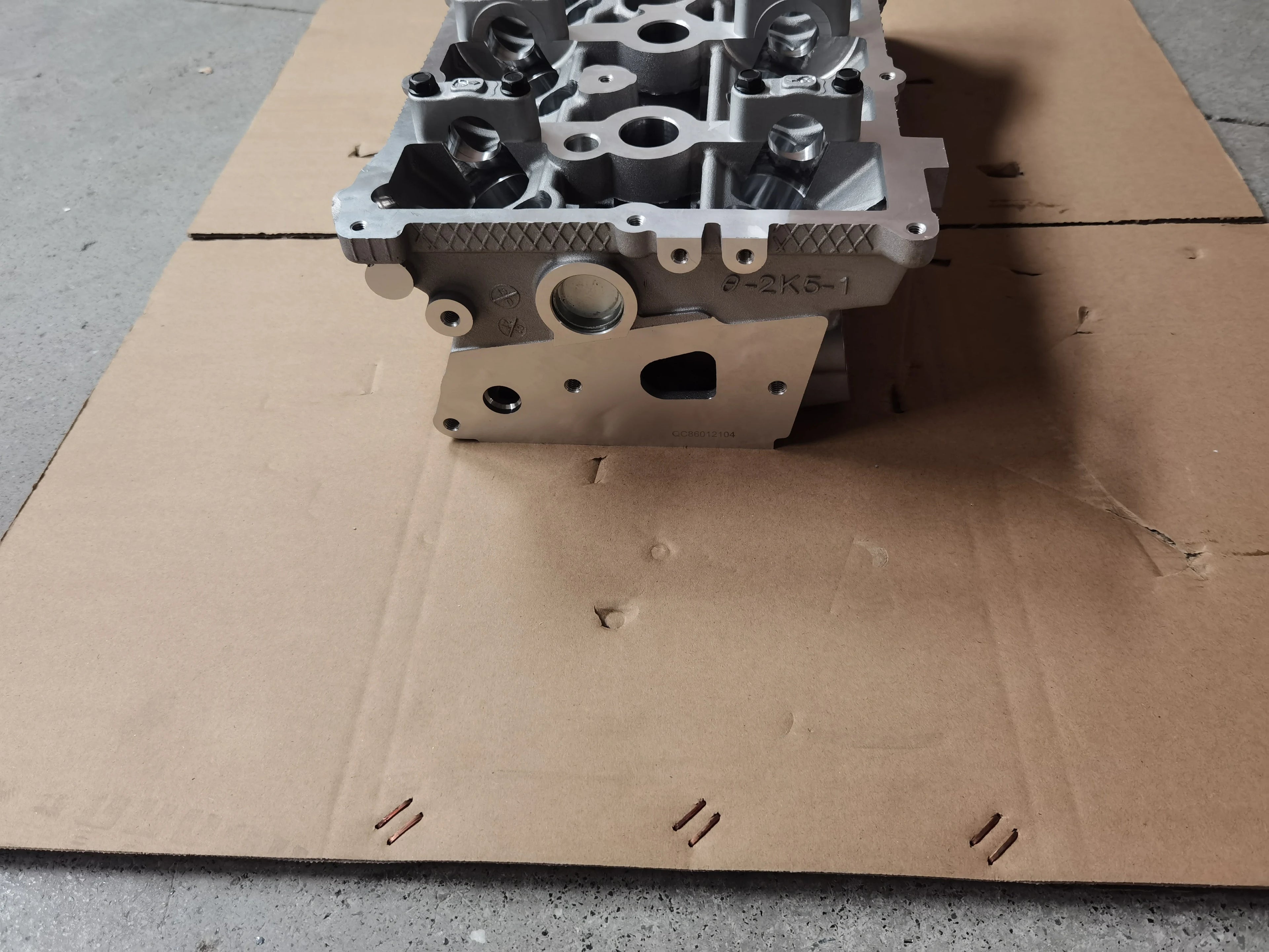 New Hyundai Tucson & Kia Sportage 2.4 MPI G4KD Cylinder Head 22100-2G200 for Engine Use in Cars