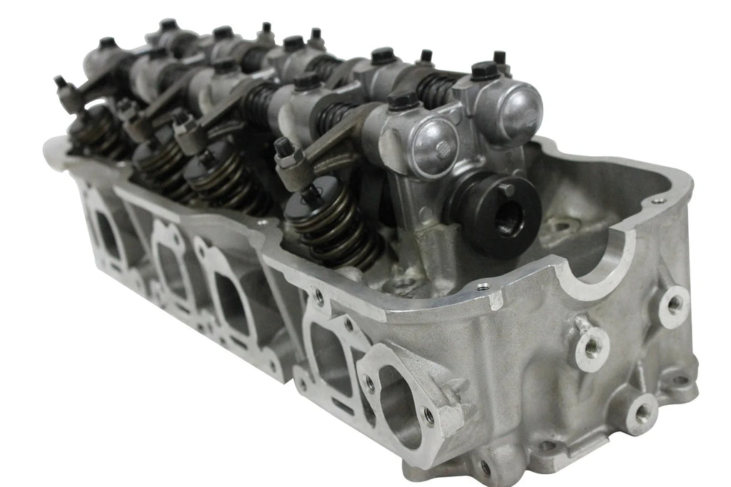 High Performance New Complete Cylinder Head Z24 for Forklift Engine Compatible with Z24-4 and Z24-8 Engine Models