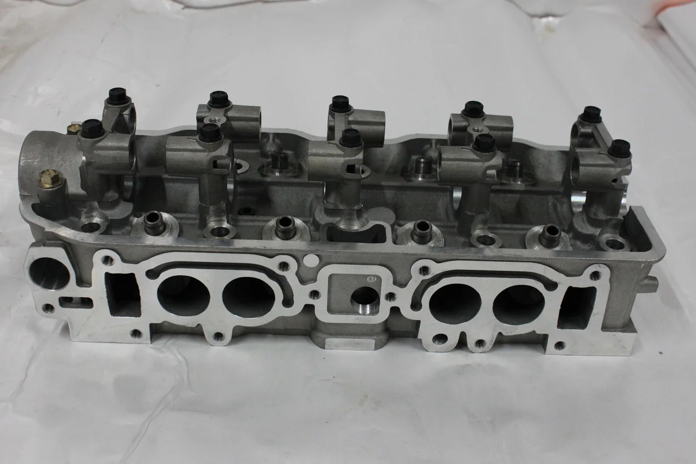 For Sale 4G63 Engine Cylinder Head for L200 4G63 8 Valves Cylinder Head